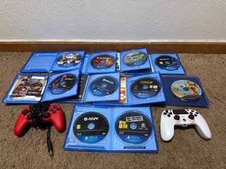 PS4 Pro 1TB + 2 Mandos + 9 Juegos seminuevo