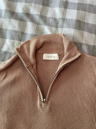 Jersey Eseoese cremallera cuello alto beige S