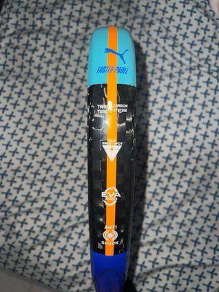 Pala de pádel Puma Nova Elite, con funda.