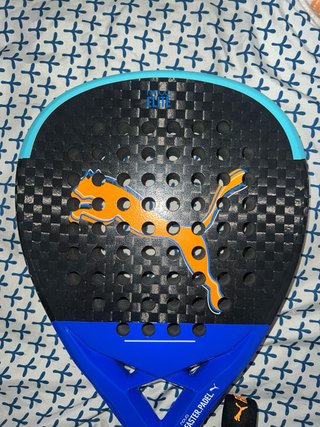 Pala de pádel Puma Nova Elite, con funda.