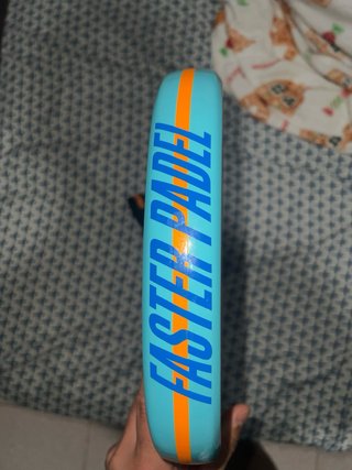 Pala de pádel Puma Nova Elite, con funda.
