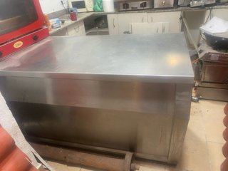 Mesa de acero inoxidable