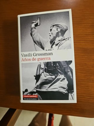 Años de guerra (Narrativa) (Spanish Edition)