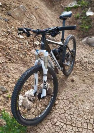 Canyon in alluminio a doppia sospensione Fox 120mm. Ruote 26