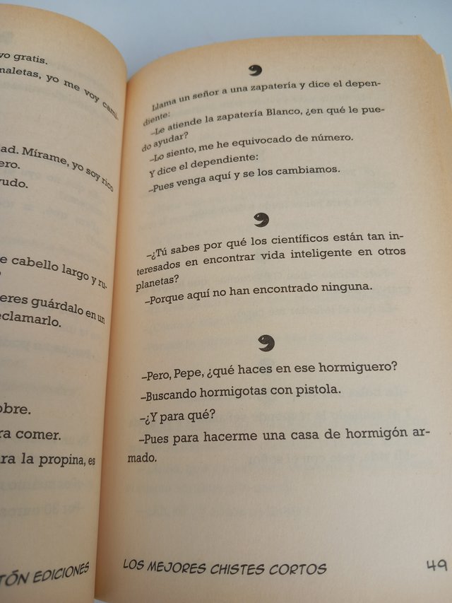 lote 2 libros de CHISTES