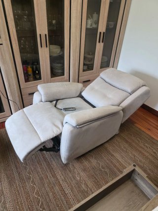 Poltrona reclinabile beige e grigia