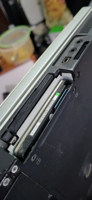 Portátil Dell Inspiron 9400