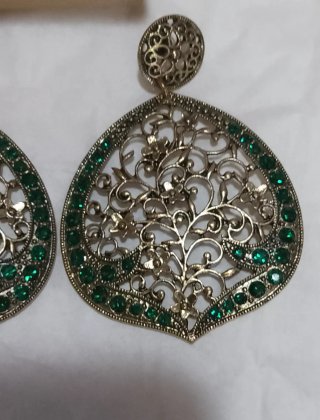 Pendientes y anillo color oro viejo y verde esmera