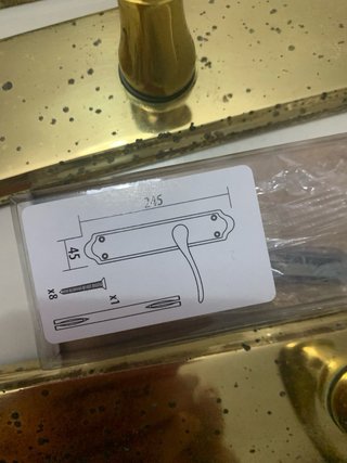 Lote 6 pomos de puerta dorados,