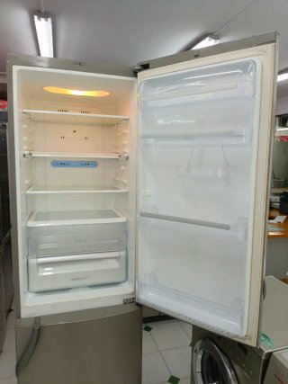 Nevera Combi marca LG plateada 200/60cm A+ garanti