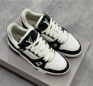 ¡PIDE TU TALLA Ya! Zapatillas Louis Vuitton Negras