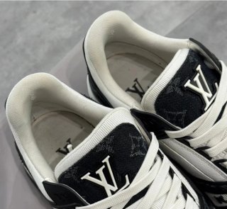 ¡PIDE TU TALLA Ya! Zapatillas Louis Vuitton Negras