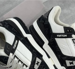 ¡PIDE TU TALLA Ya! Zapatillas Louis Vuitton Negras