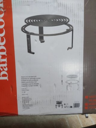 Parrilla elevada de metal