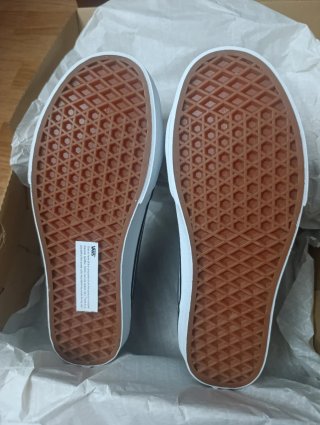 Zapatillas Vans Marrones y Negro. Talla 39. Nuevas