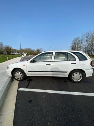Nissan Almera