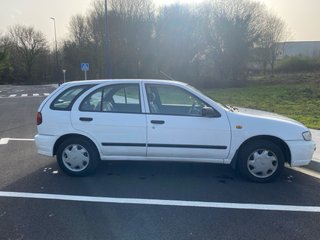 Nissan Almera