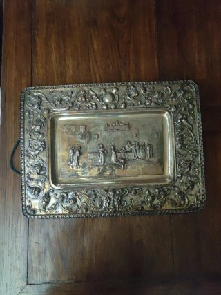 Bandejas antiguas decorativas con relieve