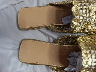 Mules Doradas Caladas. Talla 39. Nuevos
