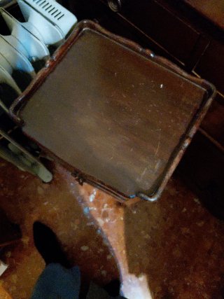 Mesita auxiliar de madera con 3 cajones