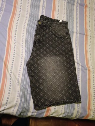 Pantalón corto vaquero estampado