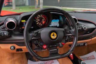 FERRARI F8 V8 720CV