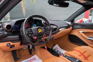 FERRARI F8 V8 720CV