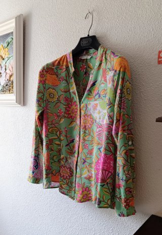 Blusón flores verde NUEVO A ESTRENAR TALLA L