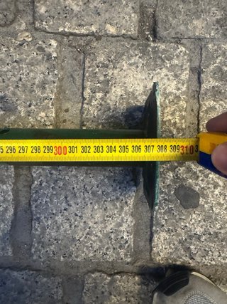 Puntales metálicos de obra