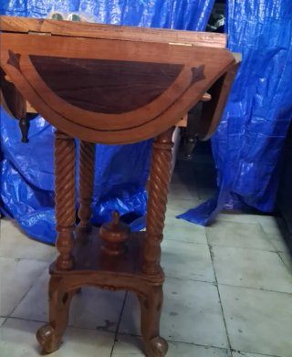 Mesa de ajedrez antigua de madera