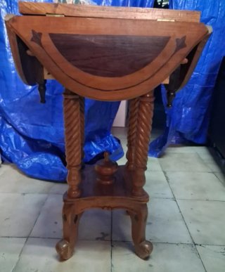Mesa de ajedrez antigua de madera