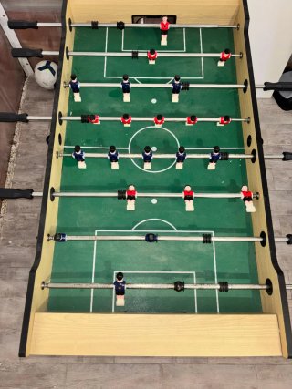 Futbolín de madera