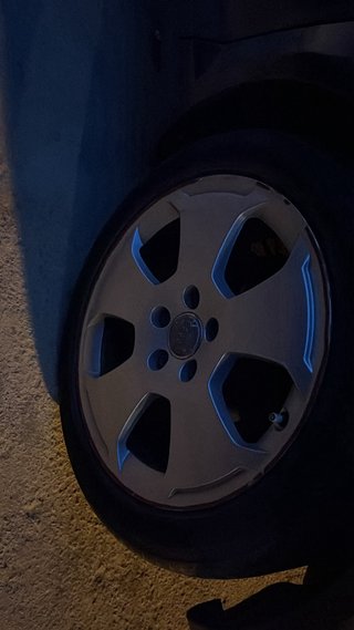 Llantas Audi Originales 17 Pulgadas con neumáticos