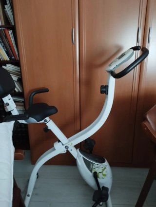 Bicicleta Estática BH Back fit nueva, sin uso.