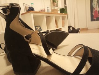 Zapatos tacón negro tiras tobillo