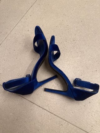 Sandalias de tacón azul de terciopelo