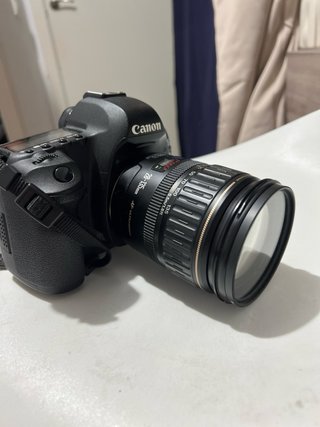 Canon EOS 5D Mark II + Objetivo EF 28-135mm