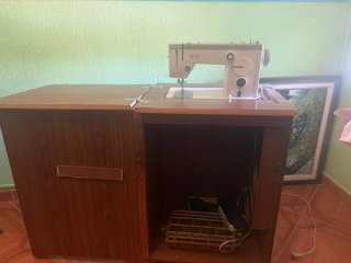 Máquina de coser Alfa  Automatica y a pedal