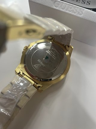 Reloj Guess Dorado Nuevo Sin Uso Caja