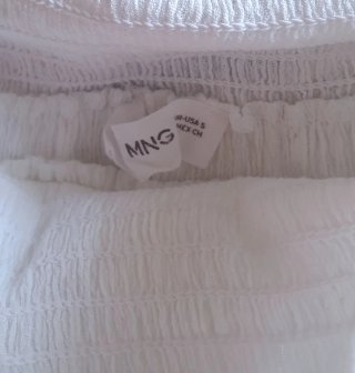 Blusa blanca escotada manga larga