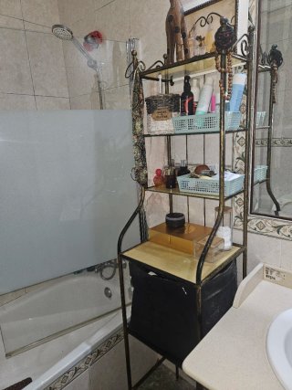 Mueble de baño madera con lavabo