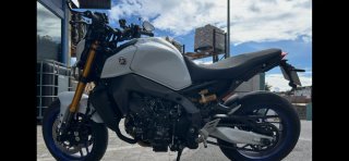 Yamaha MT-09 SP Blanca y Azul