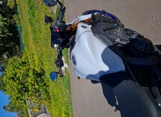 Yamaha MT-09 SP Blanca y Azul