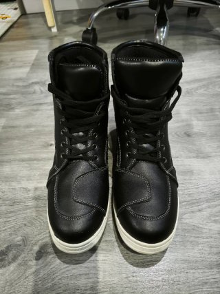 Botas moto talla 43/44, un sólo uso