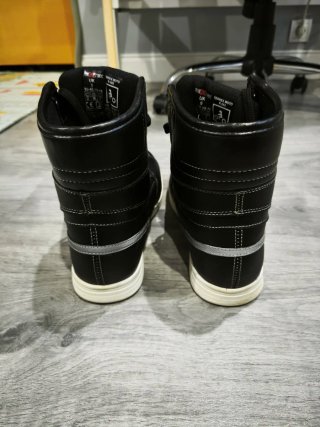 Botas moto talla 43/44, un sólo uso