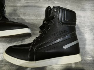 Botas moto talla 43/44, un sólo uso
