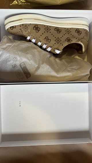 Zapatillas Guess Talla 40 Nuevas