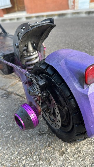 Patinete Eléctrico Morado con Accesorios