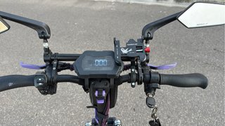 Patinete Eléctrico Morado con Accesorios