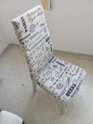 Silla de salón con diseño estampado original